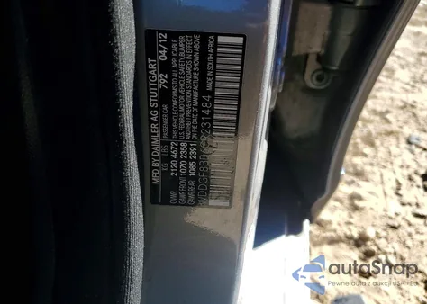 2012 Mercedes-Benz C 300 4Matic z USA, uszkodzony, nr VIN WDDGF8BB6CR231484